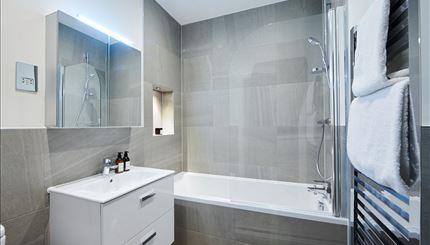 Flat Rainville Road in Greater London