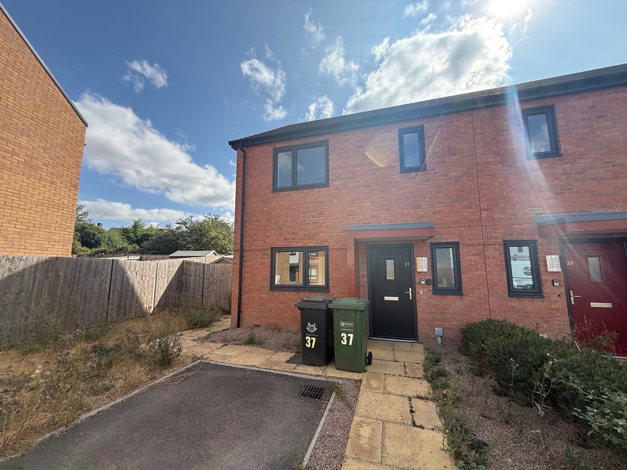 House Dryden Close in Worcester