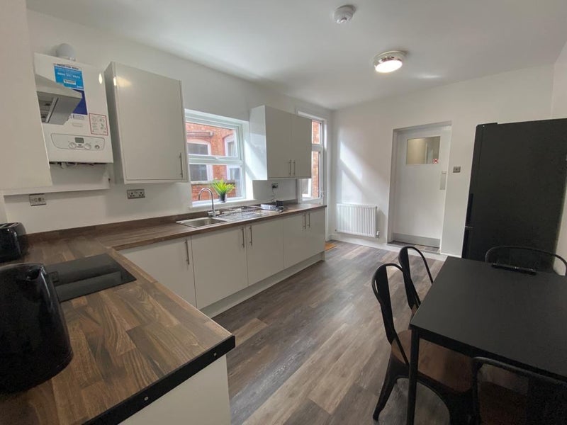 Room Sandon Road in Stafford