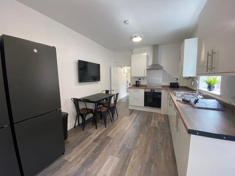 Room Sandon Road in Stafford