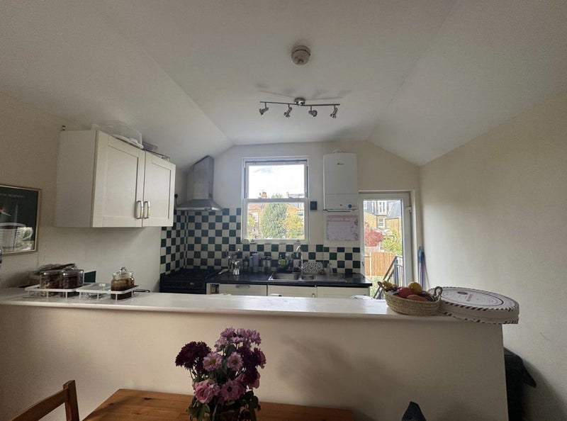 Room Trevelyan Road in Greater London