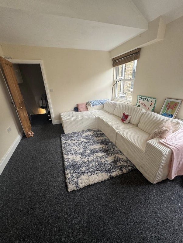 Room Trevelyan Road in Greater London