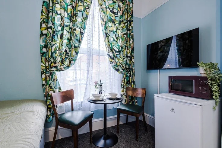Flat Renshaw Drive in Royal Leamington Spa