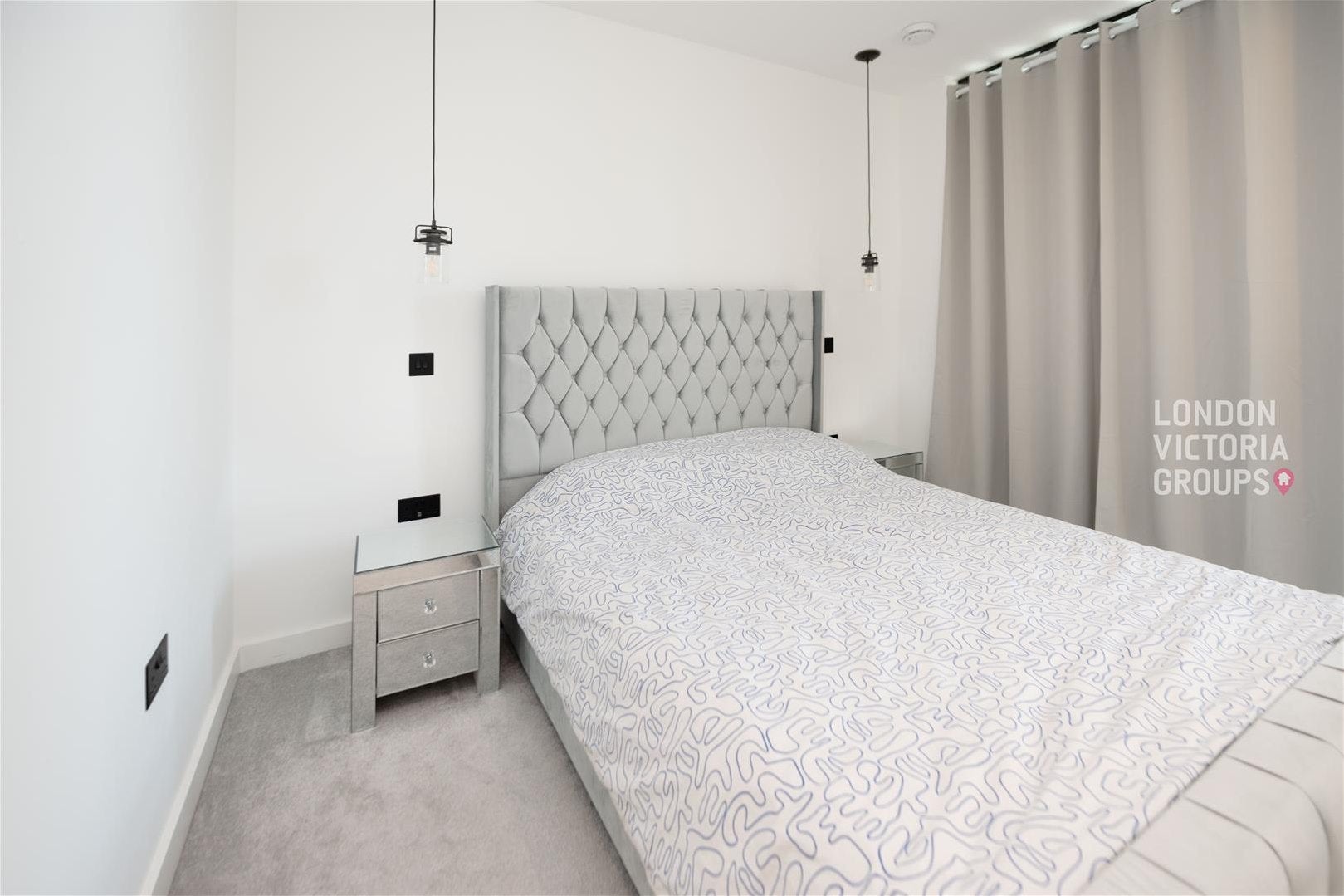 Flat Merino Gardens in Greater London