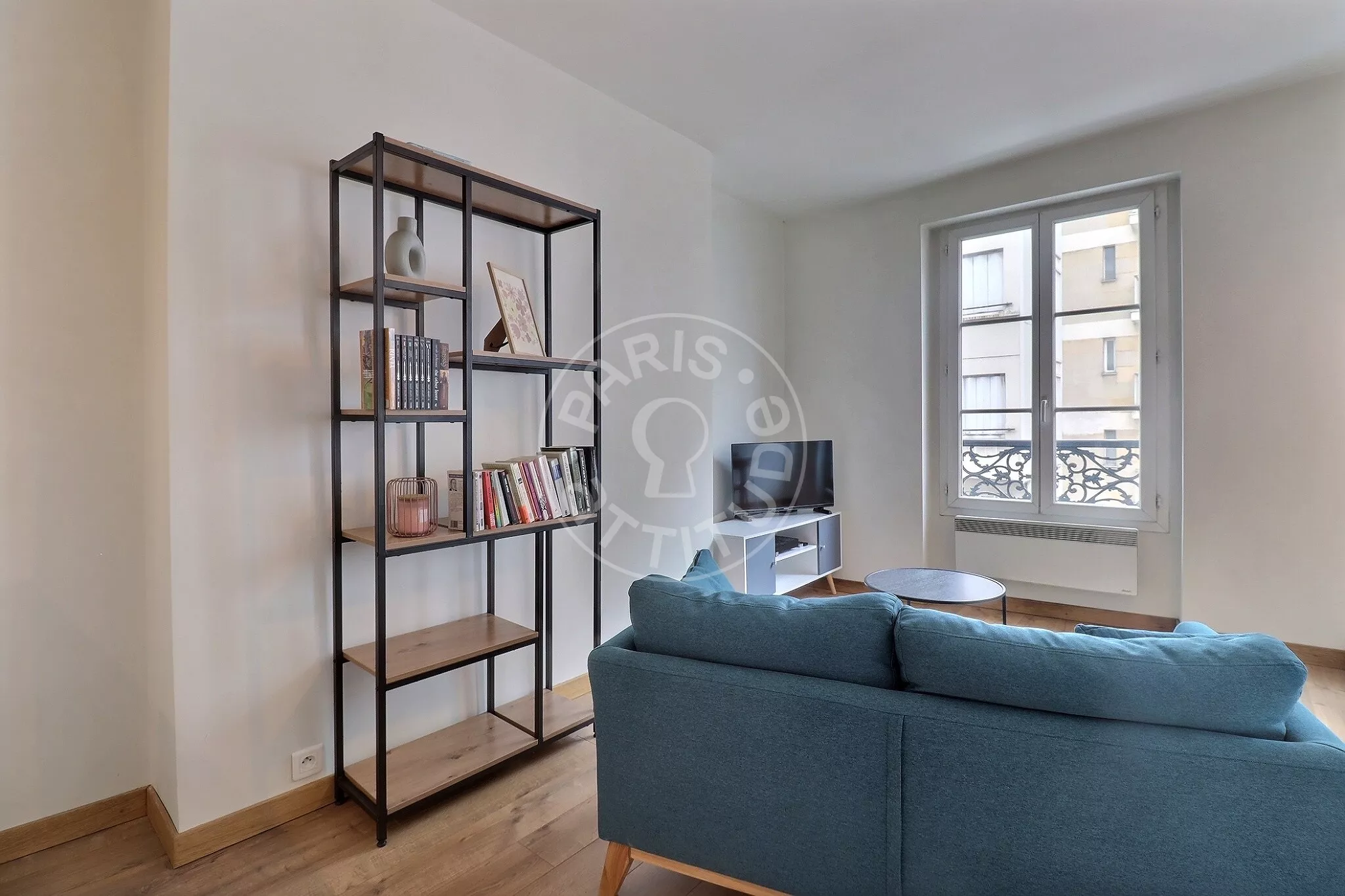Flat Rue Pouchet in Paris