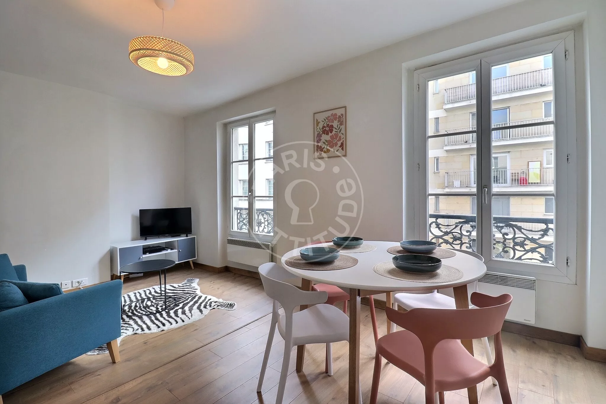 Flat Rue Pouchet in Paris