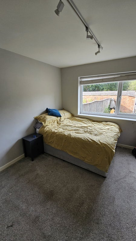 Room Winston Avenue in Poole