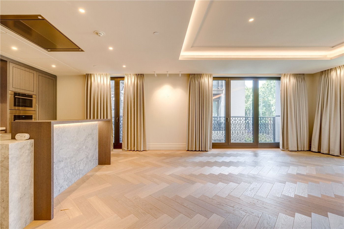 Flat Whistler Square in City of Westminster