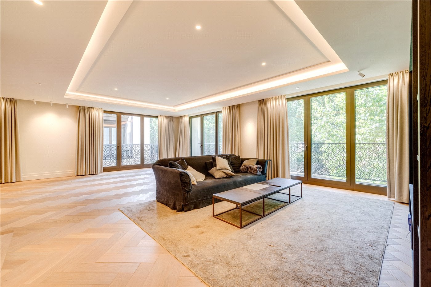 Flat Whistler Square in City of Westminster