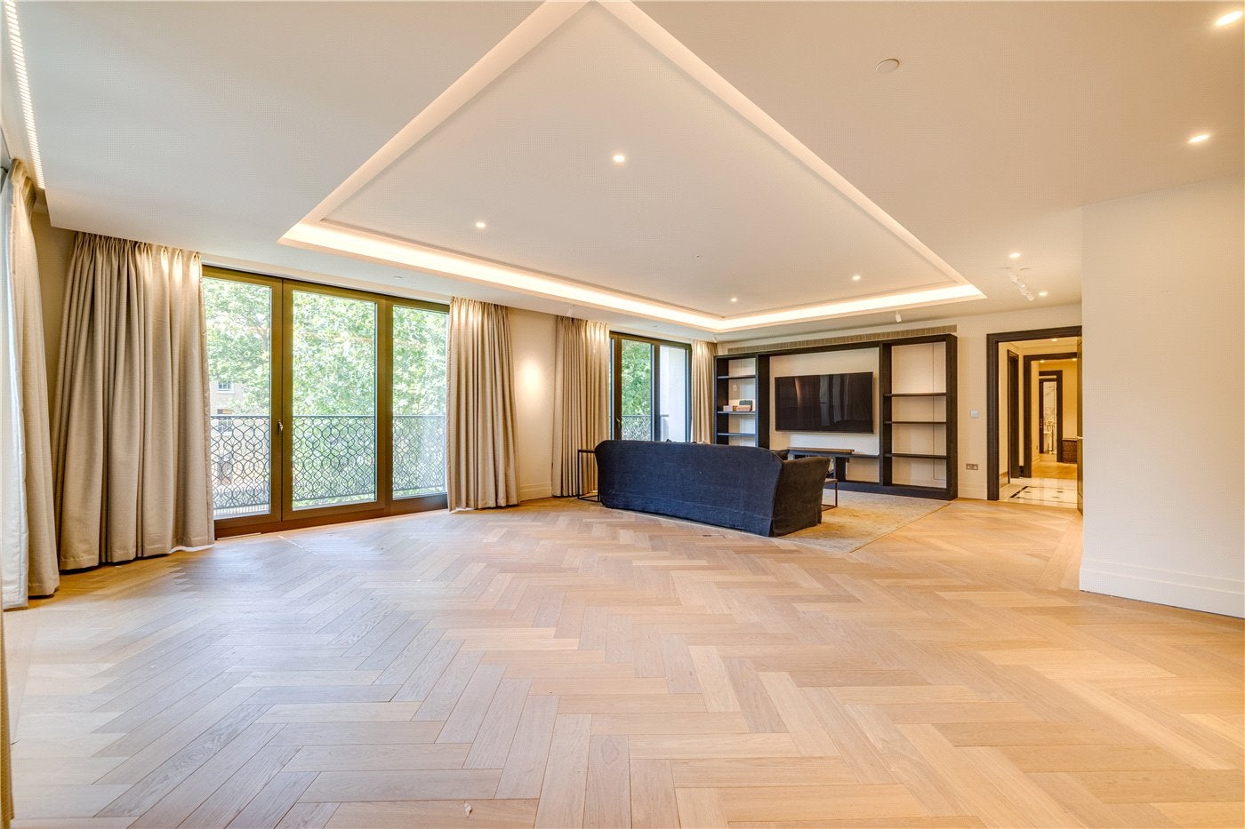 Flat Whistler Square in City of Westminster