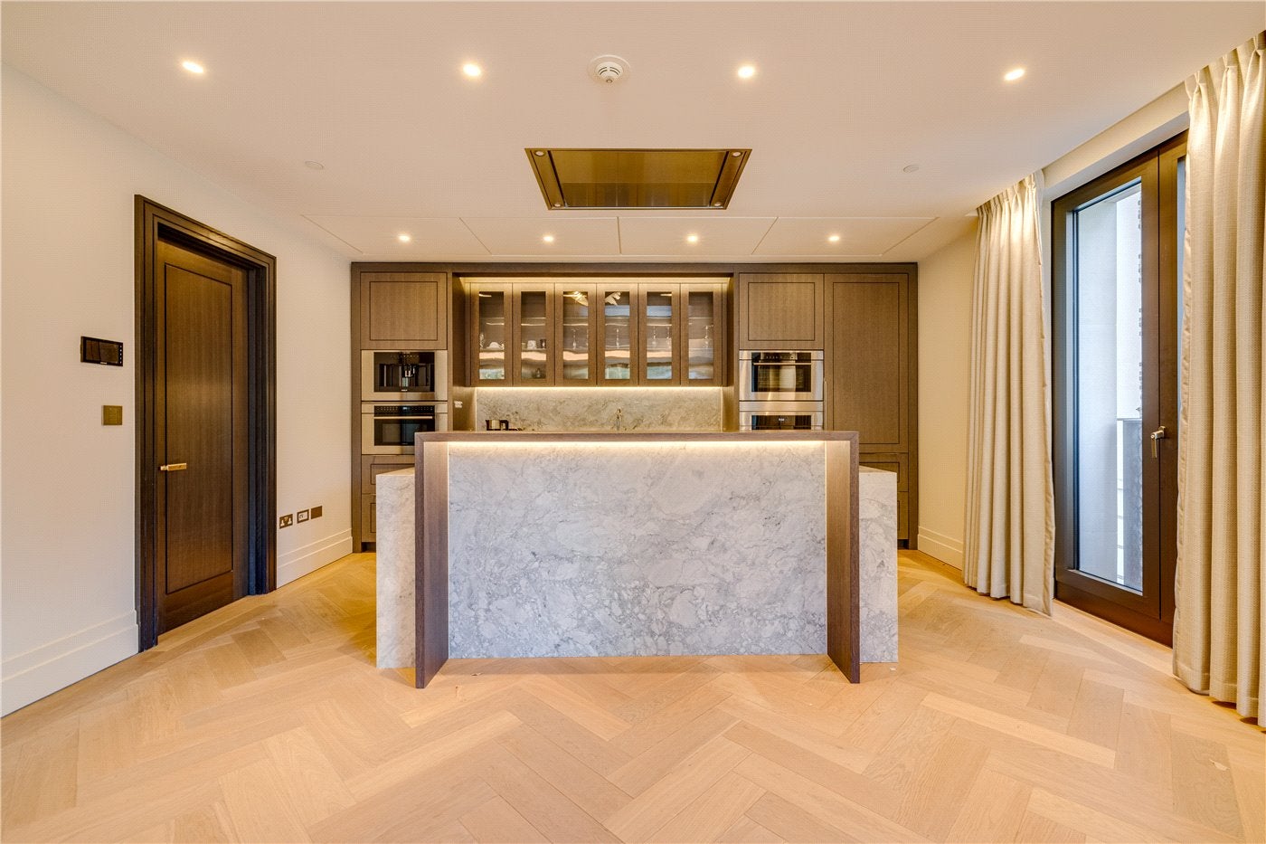 Flat Whistler Square in City of Westminster