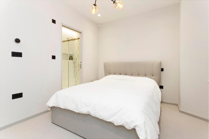 Room Brewster Gardens in Greater London