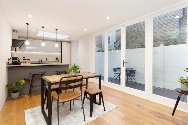 Room Brewster Gardens in Greater London