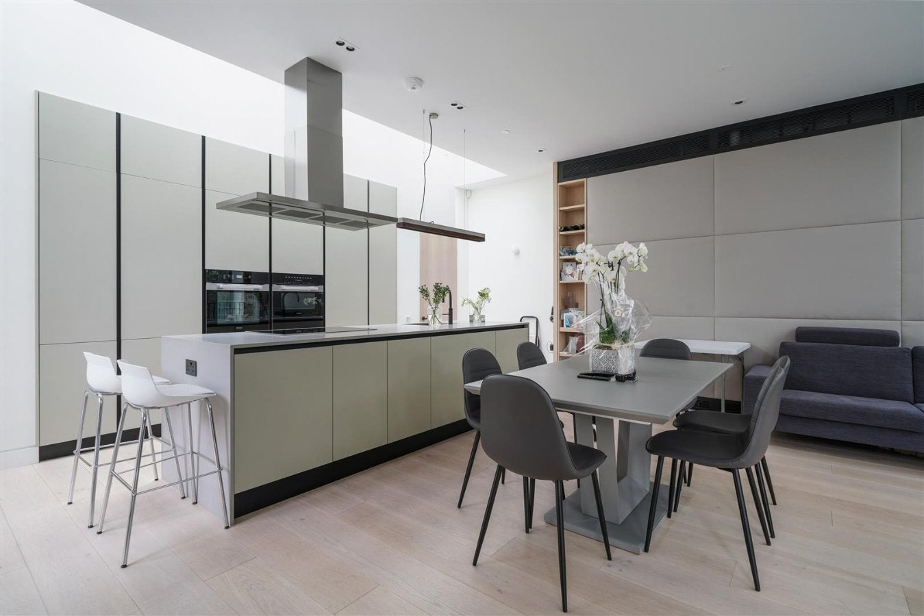 House Blenheim Terrace in City of Westminster