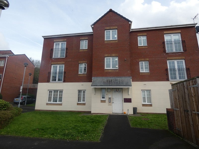Flat Edith Mills Close in Neath