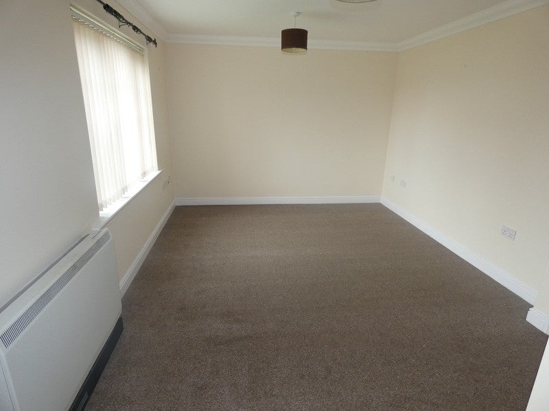 Flat Edith Mills Close in Neath