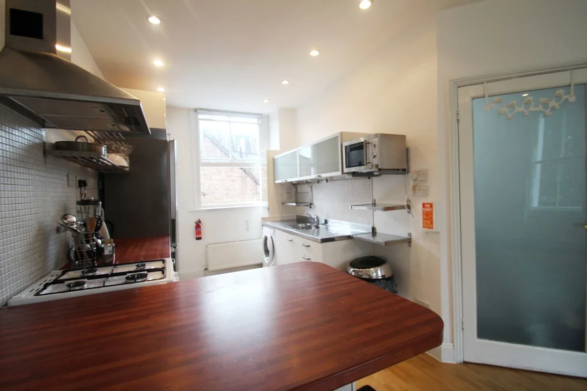 Flat Caledonian Road in Greater London
