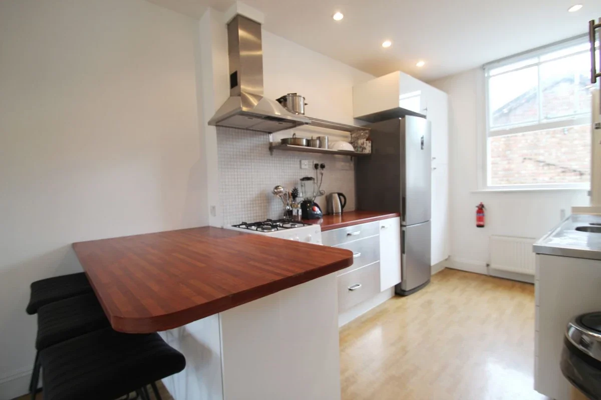 Flat Caledonian Road in Greater London