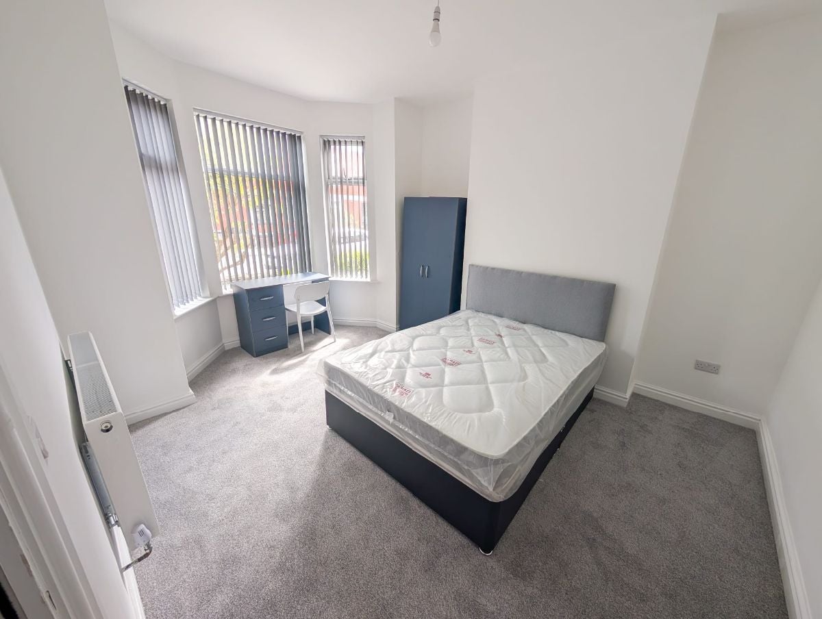 Room Borsden Street in Salford