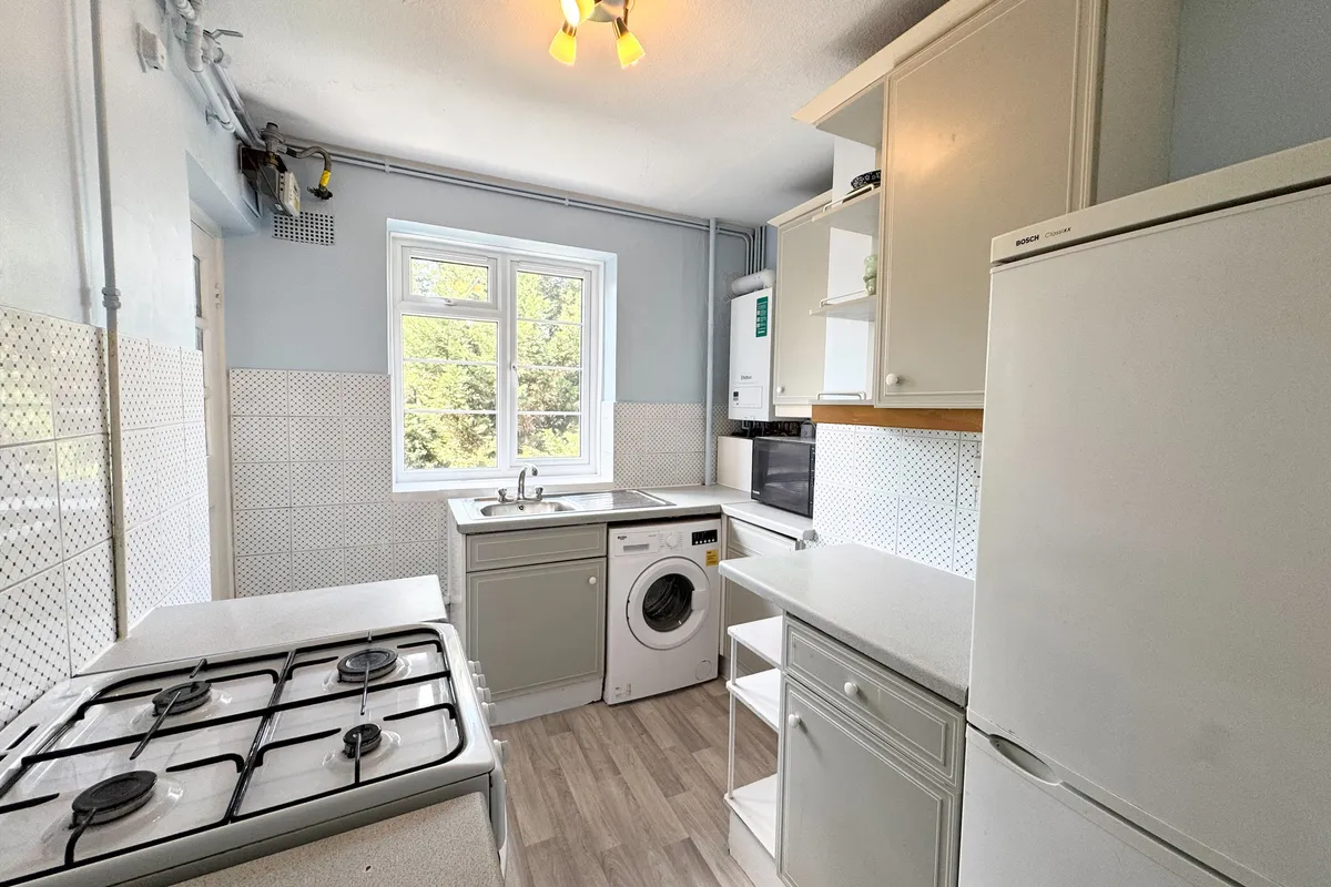 Flat Limes Gardens in Greater London