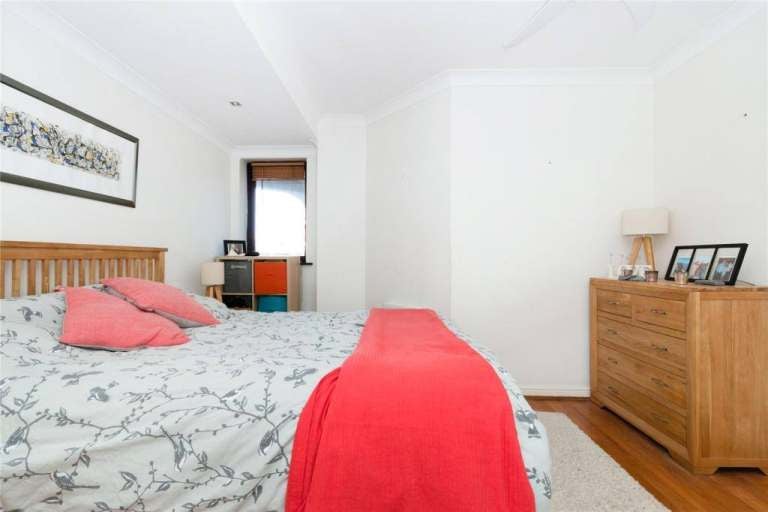 Flat William Henry Walk in Greater London