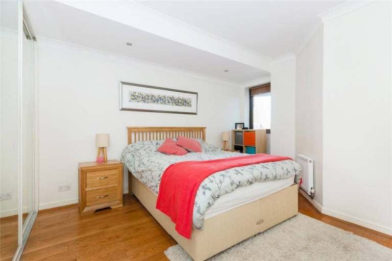 Flat William Henry Walk in Greater London