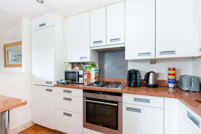 Flat William Henry Walk in Greater London