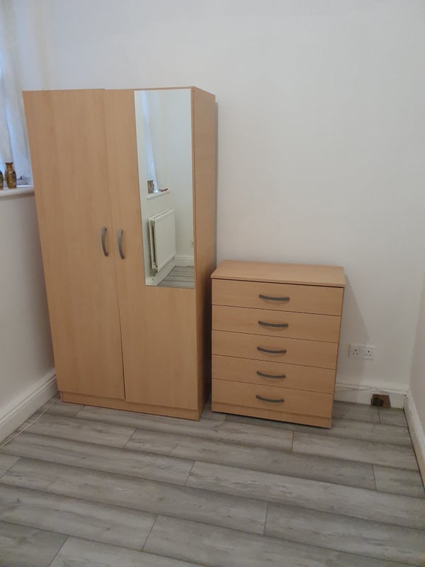 Room Coldharbour Lane in Greater London