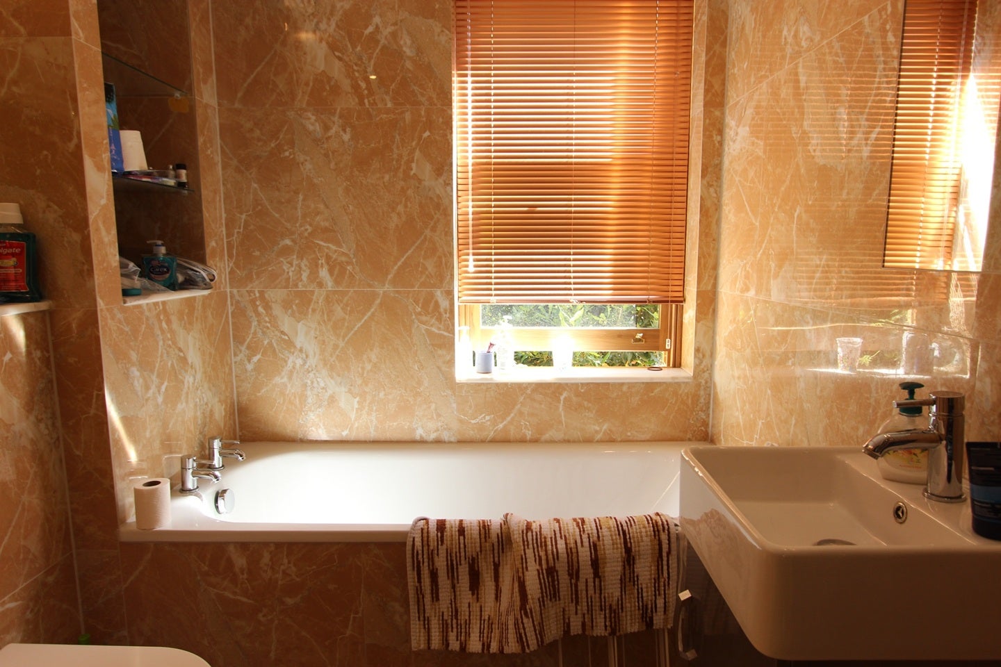 Room Rotherhithe Street in Greater London