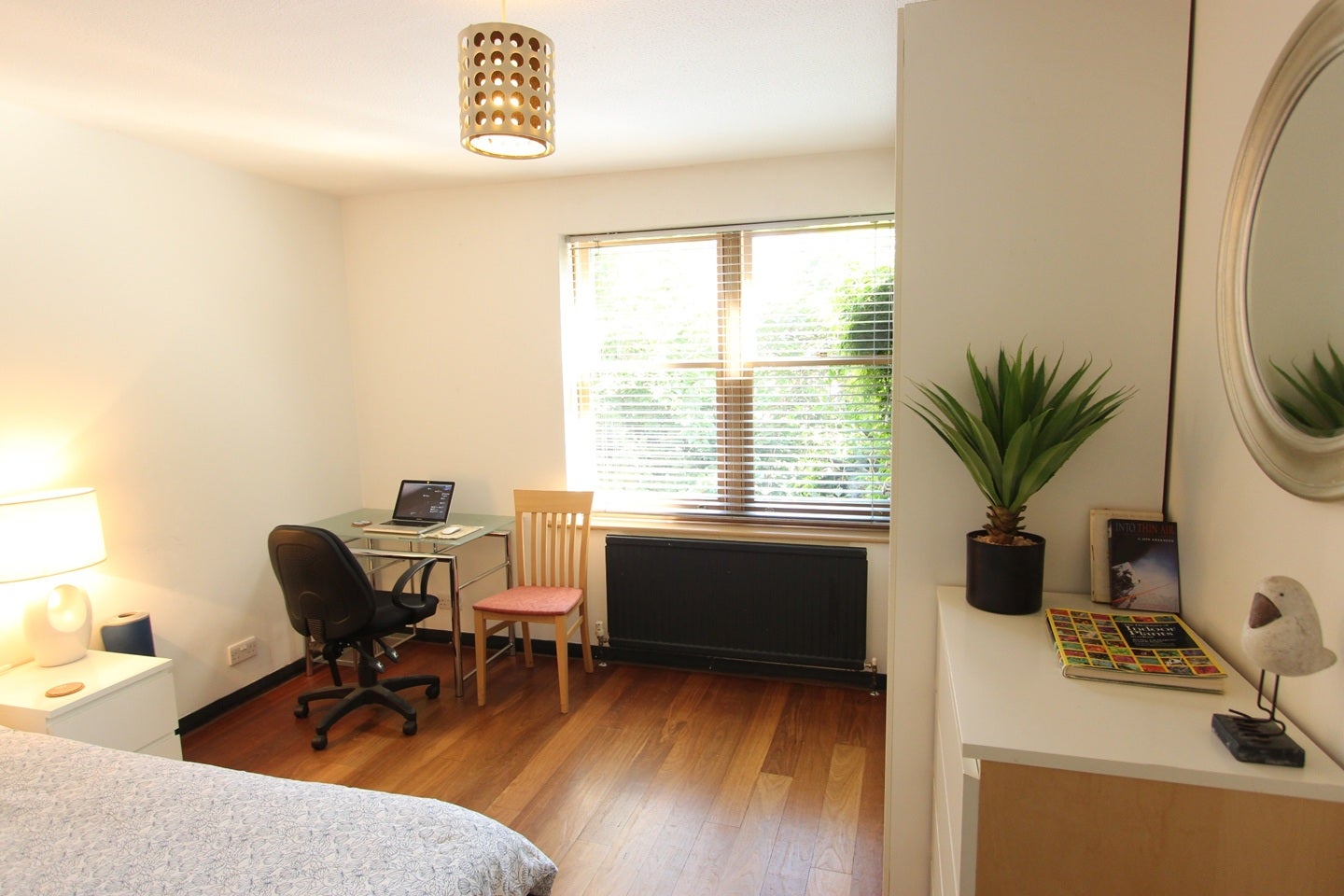 Room Rotherhithe Street in Greater London