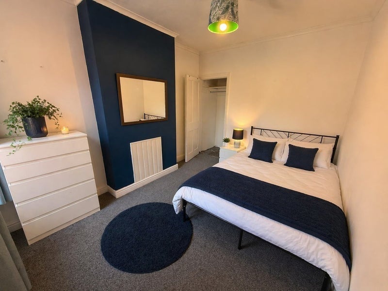 Room Knighton Fields Road East in Leicester