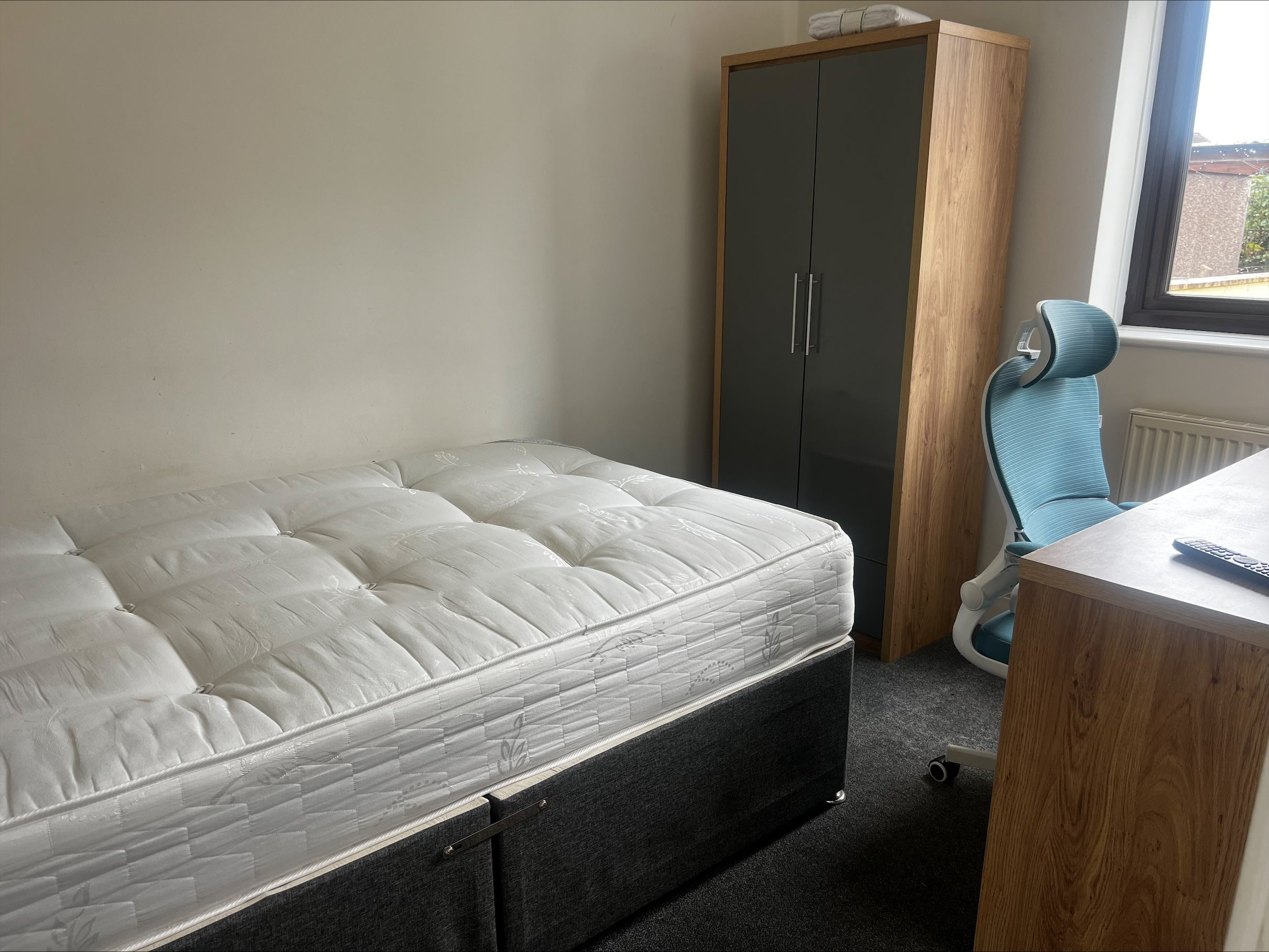 Room Conygre Grove in Bristol