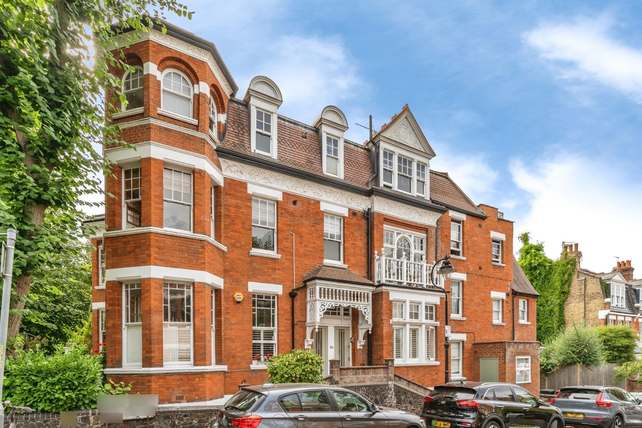Flat Hornsey Lane Gardens in Greater London