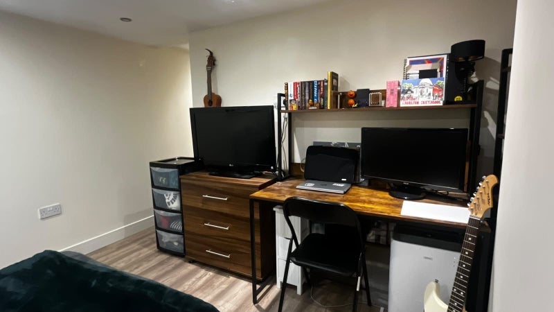 Room Keppel Road in Manchester