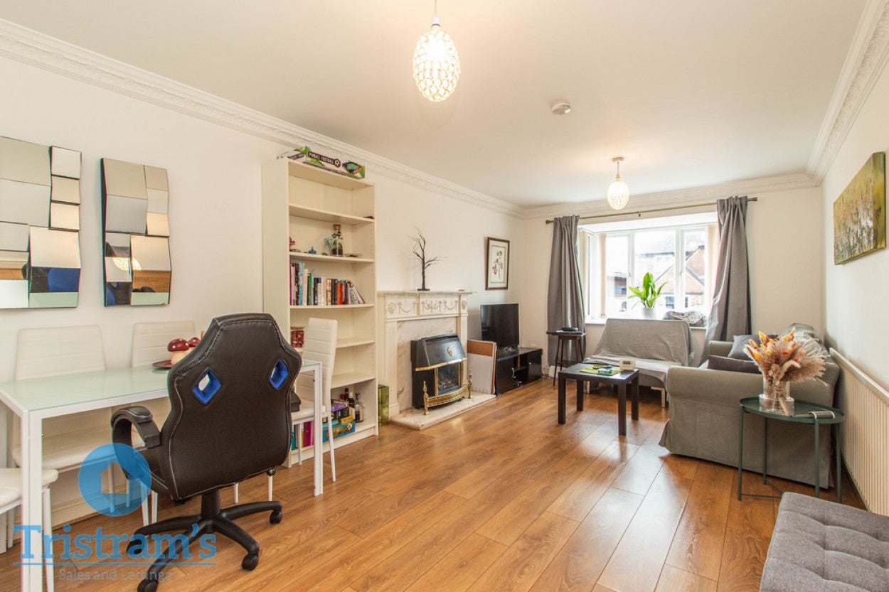 Flat Sandringham Drive in Nottingham