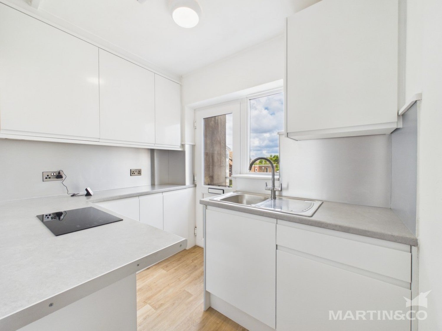 Flat Aldwick Road in Arun