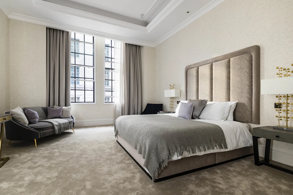Flat Whitehall Place in City of Westminster
