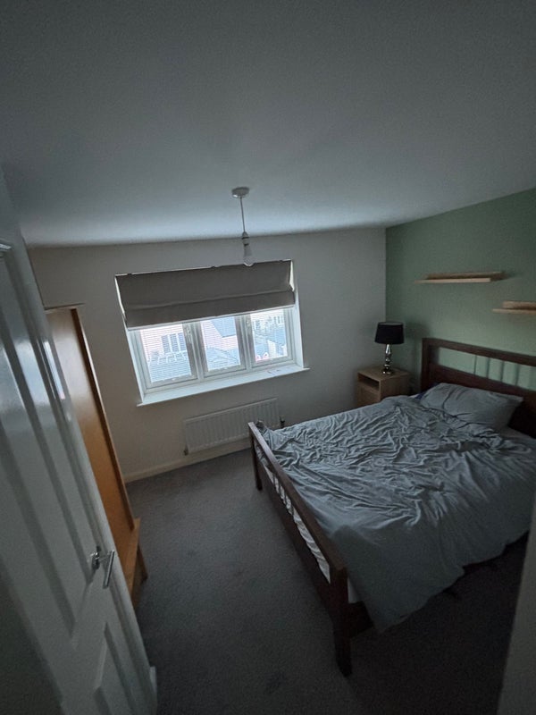 Room Pear Tree Leaze in Bristol