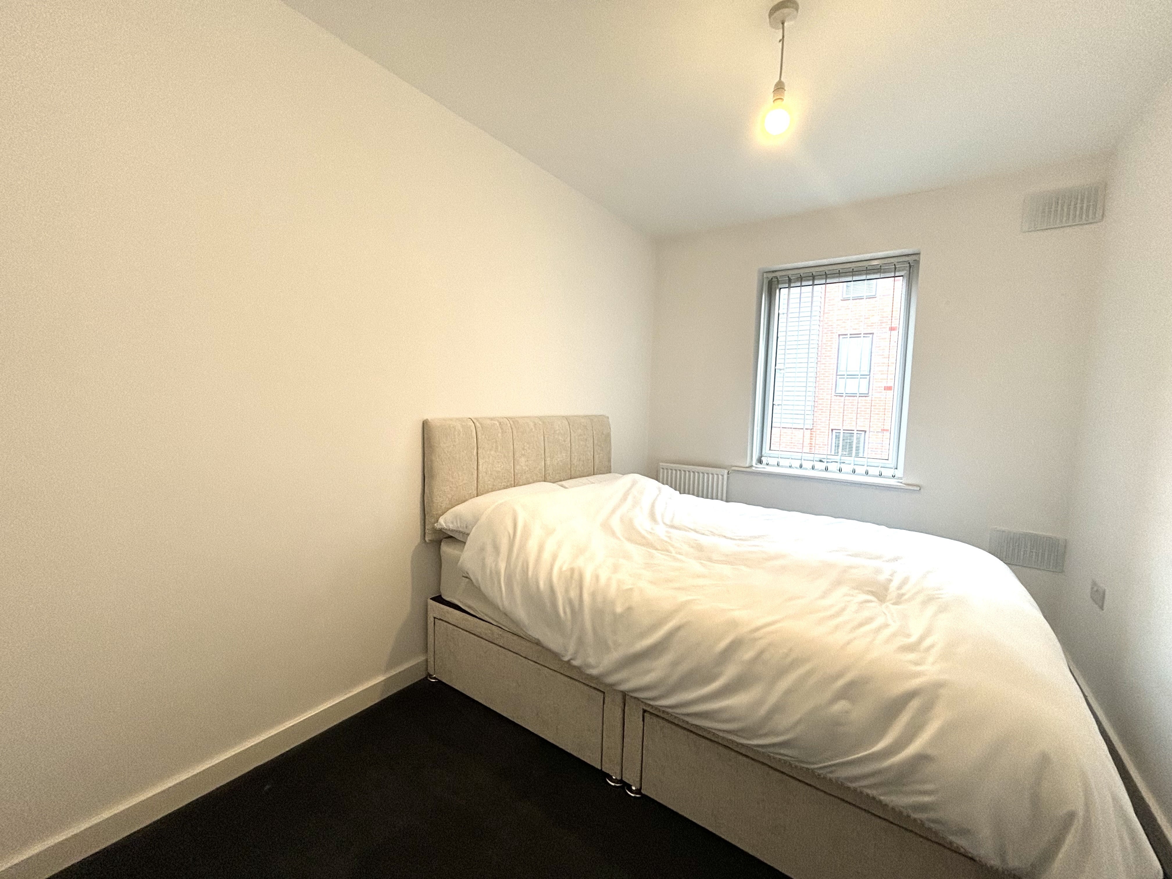 Flat Dalmuir Road in Birmingham