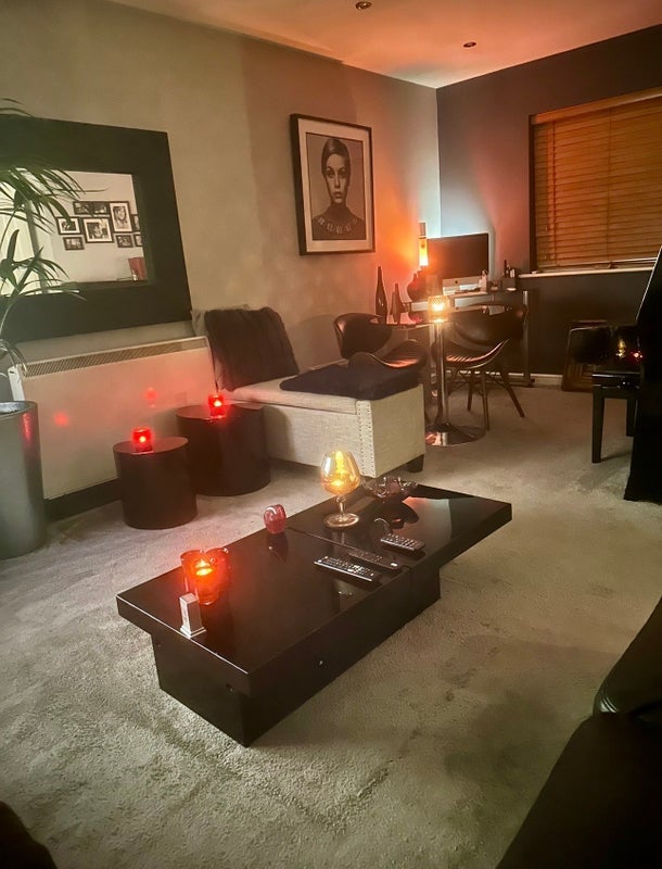Room Saddlecote Close in Manchester