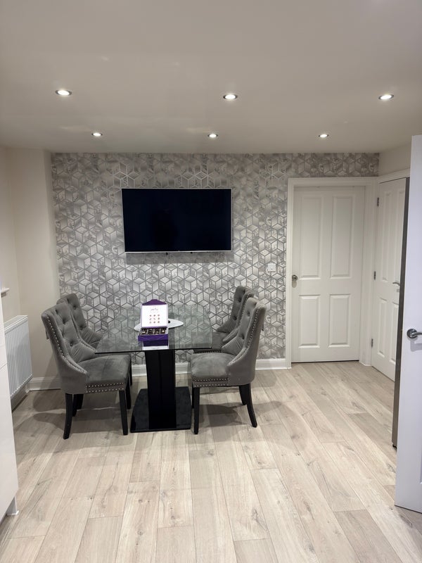 Room Dowsell Way in Yate