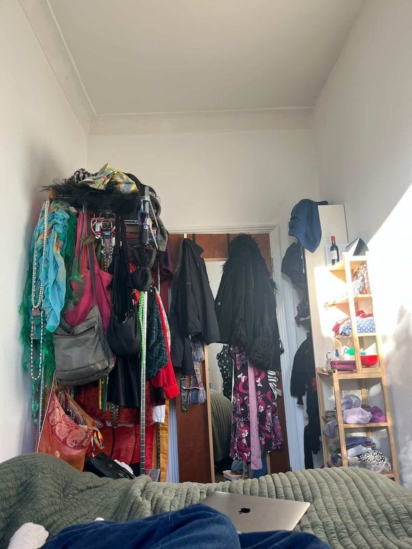 Room Mildenhall Road in Greater London
