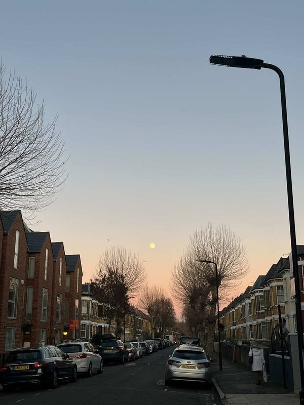 Room Mildenhall Road in Greater London