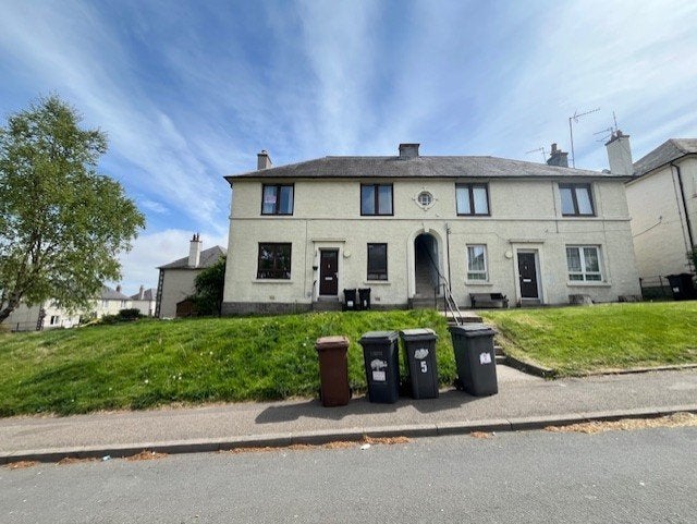 Flat Middlefield Crescent in Aberdeen City