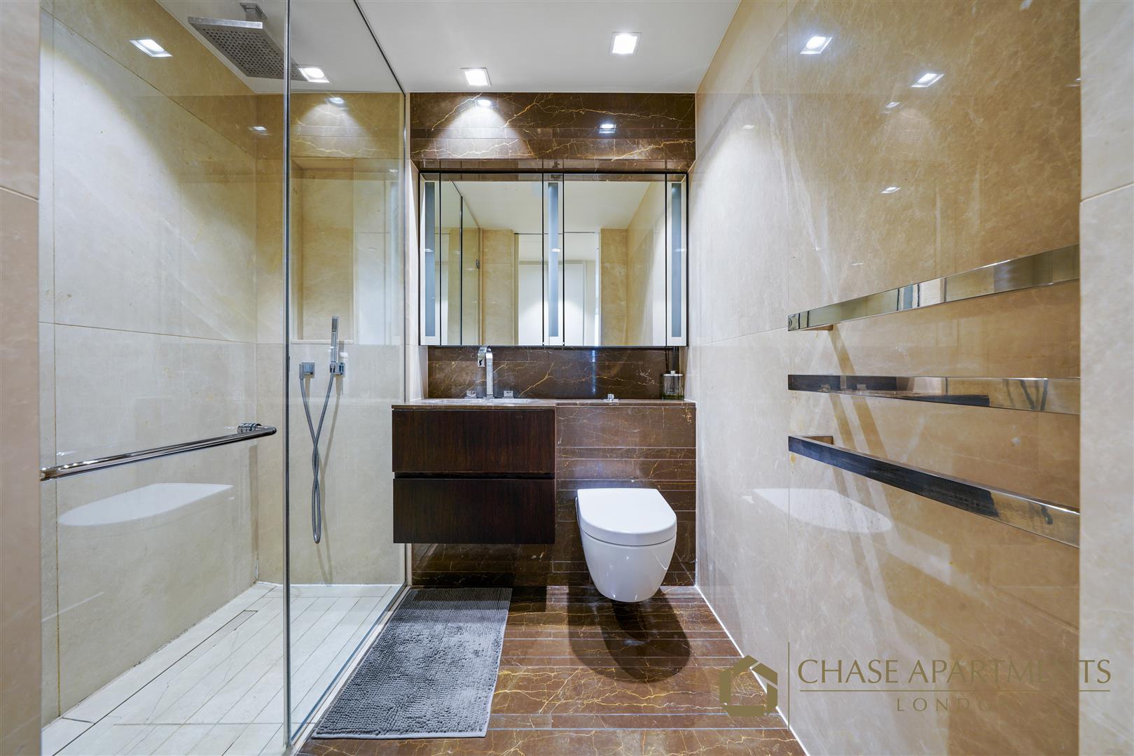 Flat Earls Way in Greater London