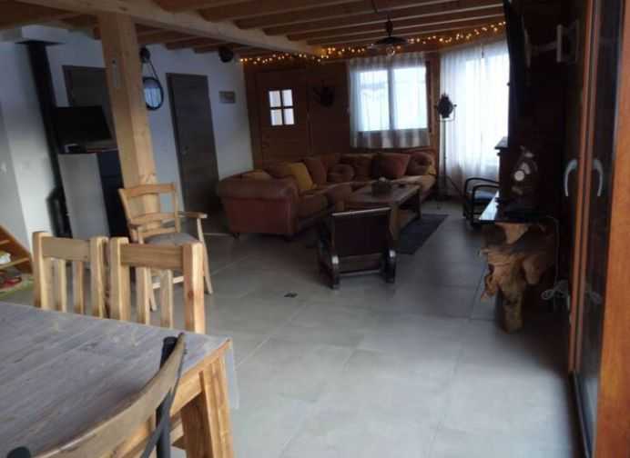 House Route de Châtillon-Coligny in Adon