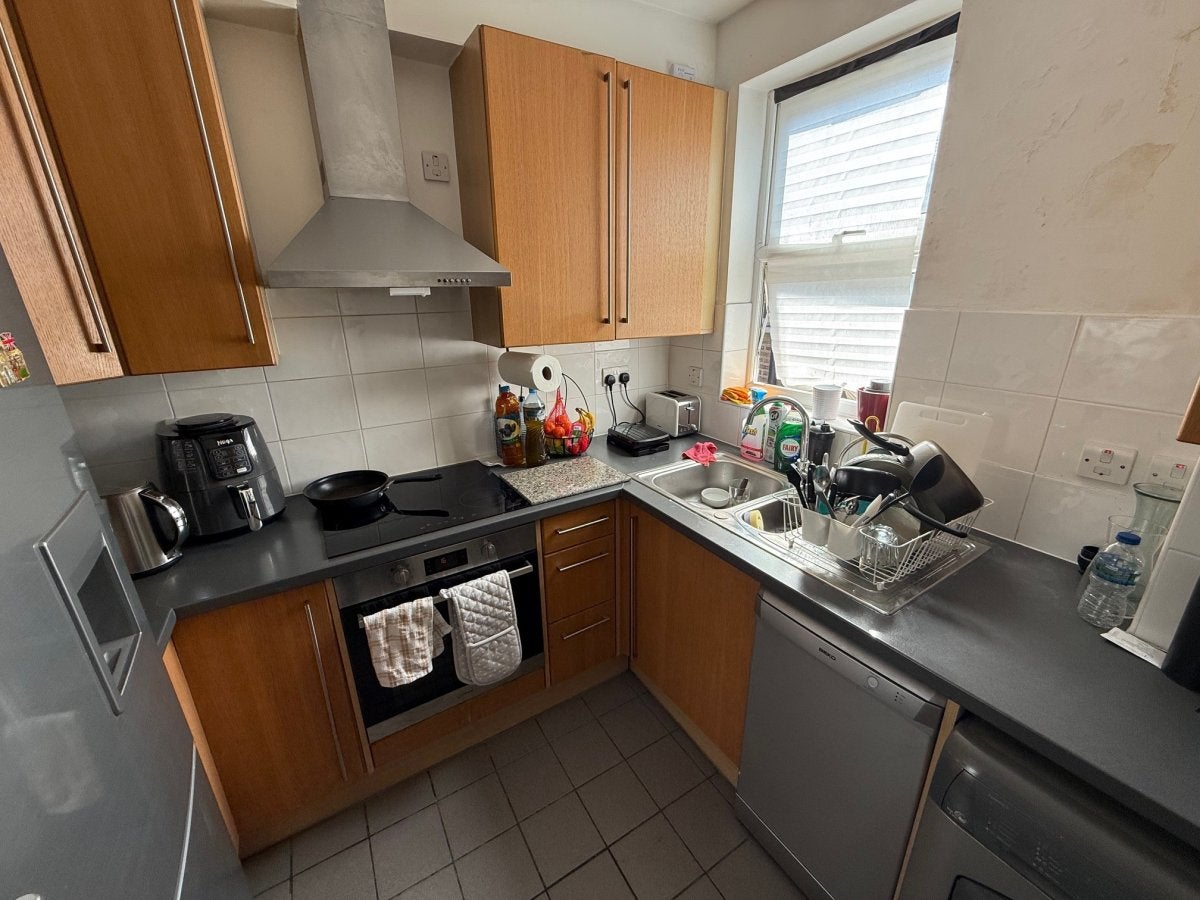 Flat Devonshire Road in Greater London