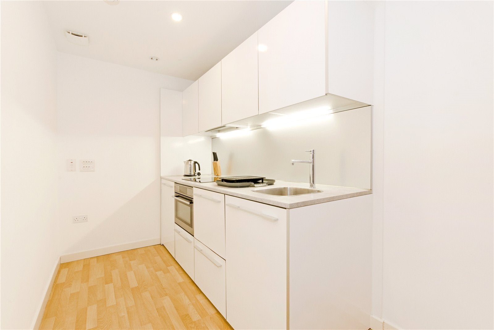 Flat Essex Road in Greater London