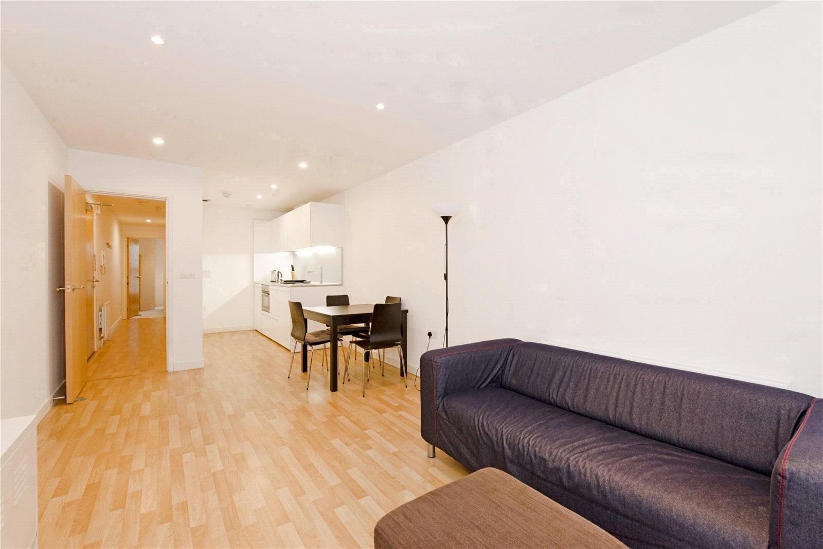 Flat Essex Road in Greater London