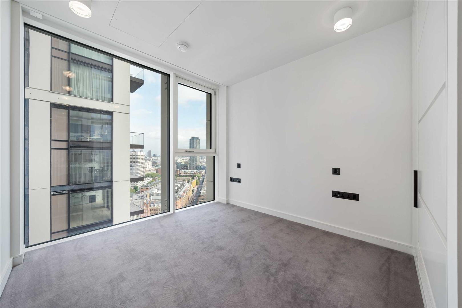 Flat York Road in Greater London